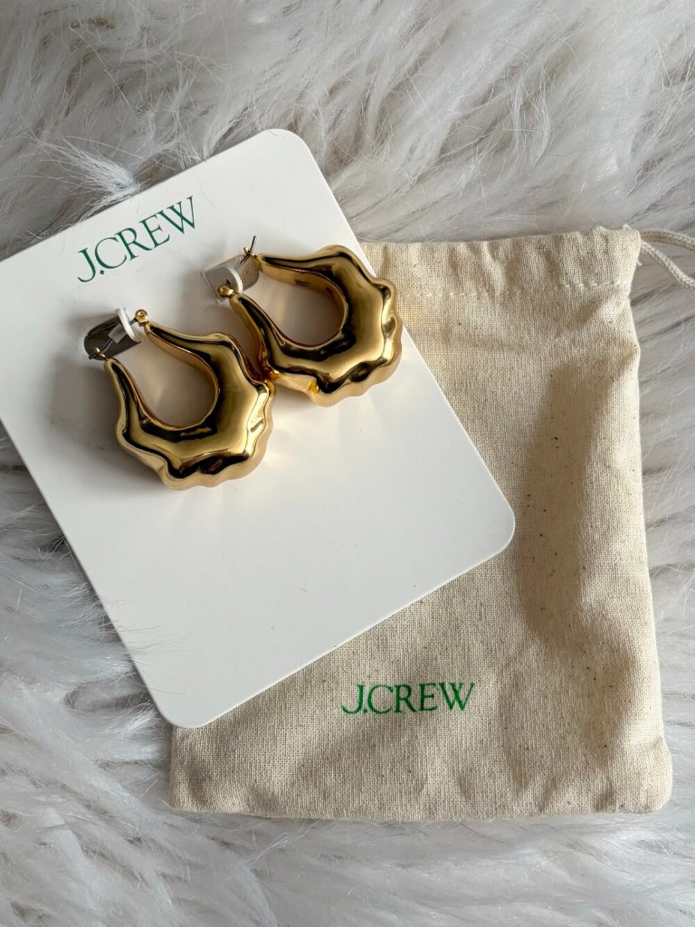 NWT J.Crew Lightweight Gold Tone Sculpted Hoop Earrings Dangle Drop Bold Hollow